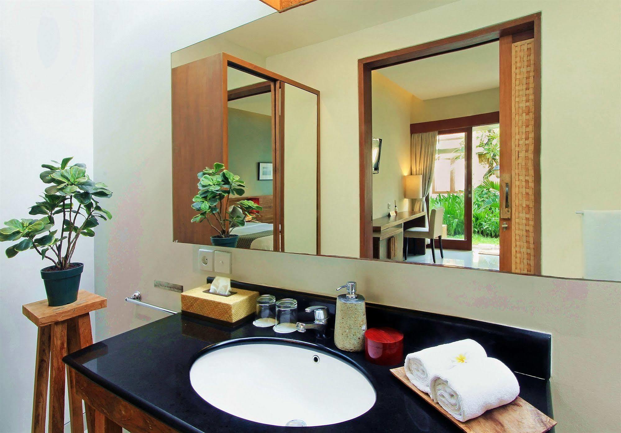 Uma Karan Hotel Kuta  Ngoại thất bức ảnh