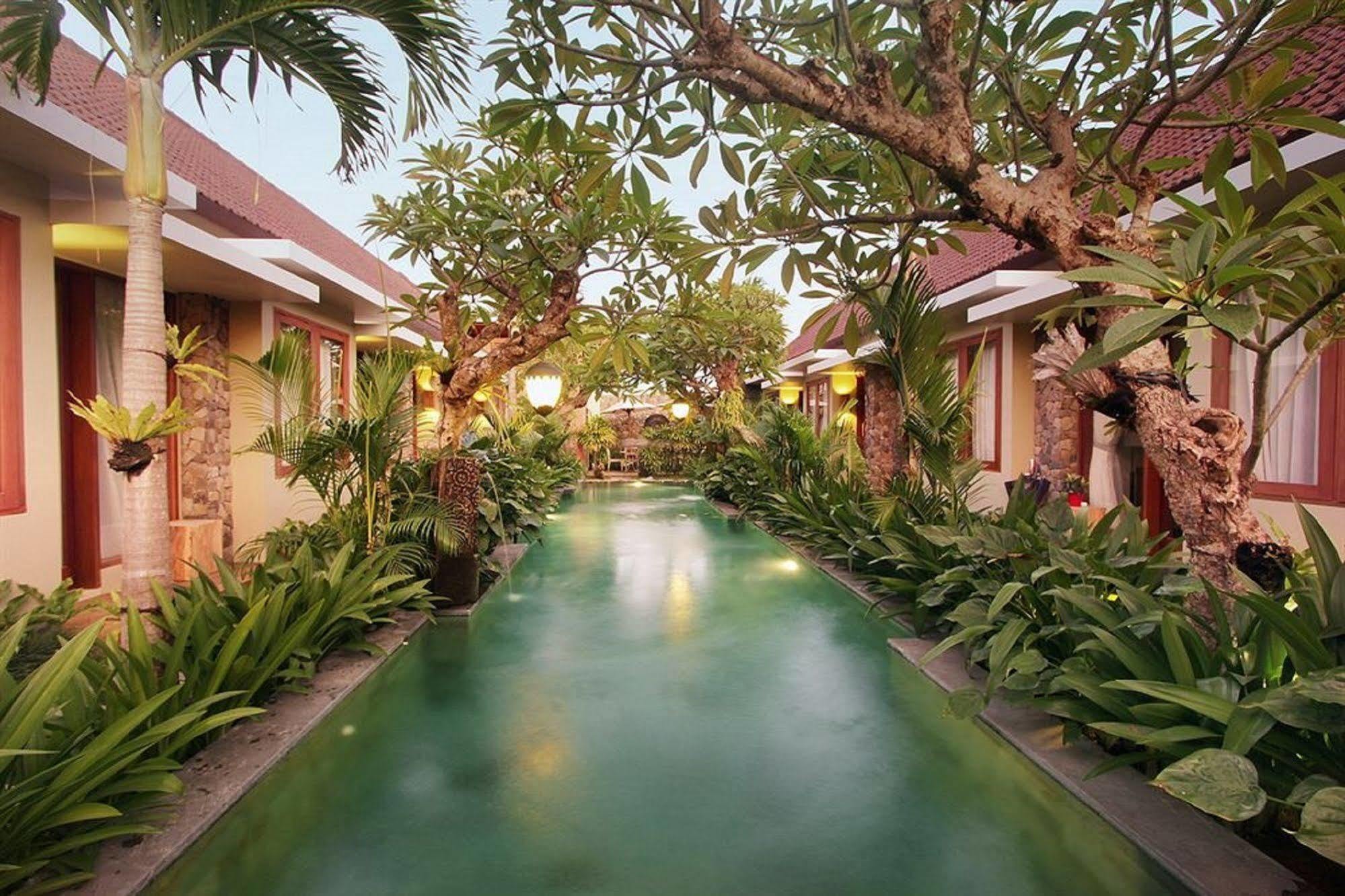 Uma Karan Hotel Kuta  Ngoại thất bức ảnh
