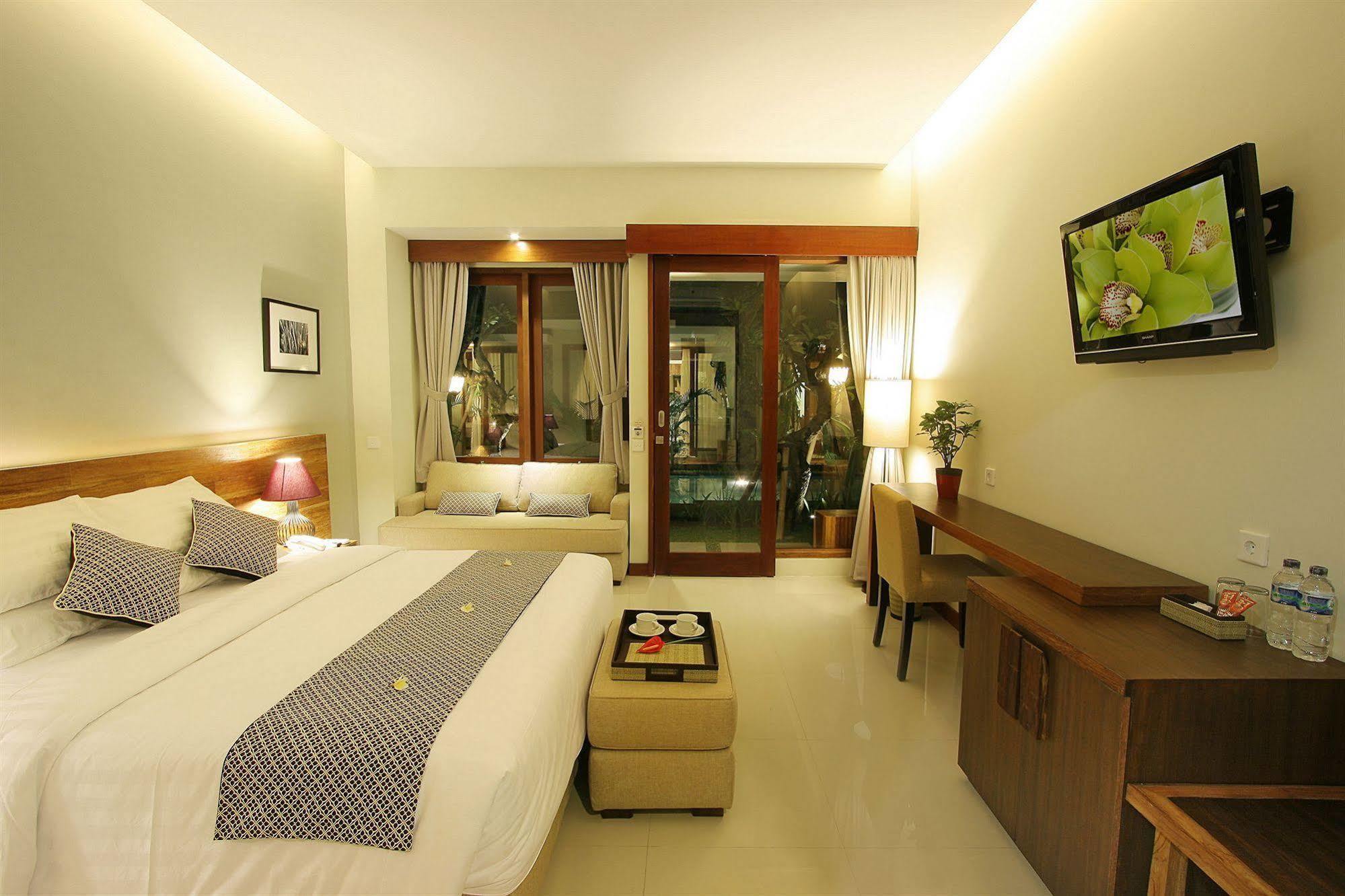 Uma Karan Hotel Kuta  Ngoại thất bức ảnh