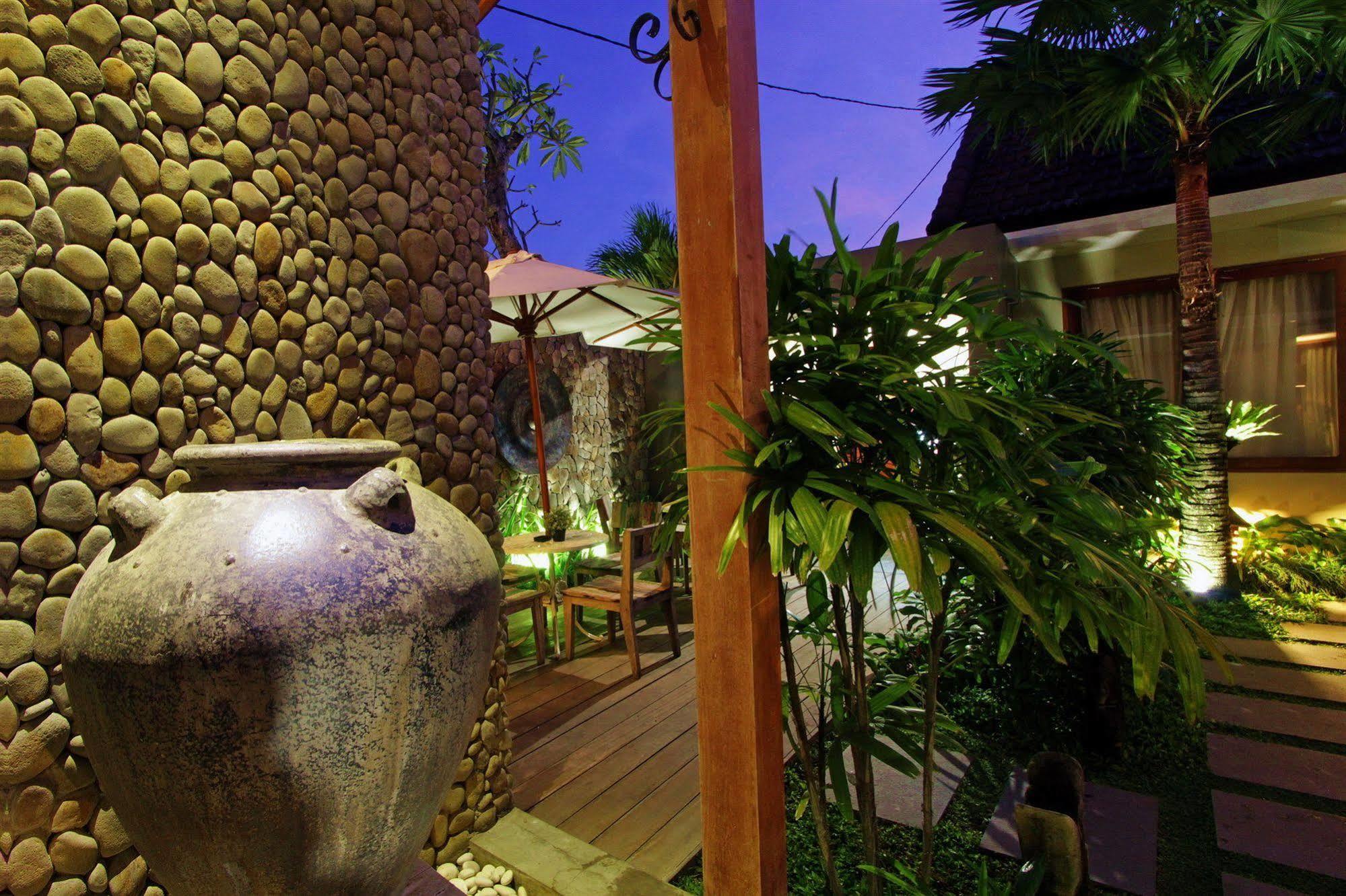 Uma Karan Hotel Kuta  Ngoại thất bức ảnh